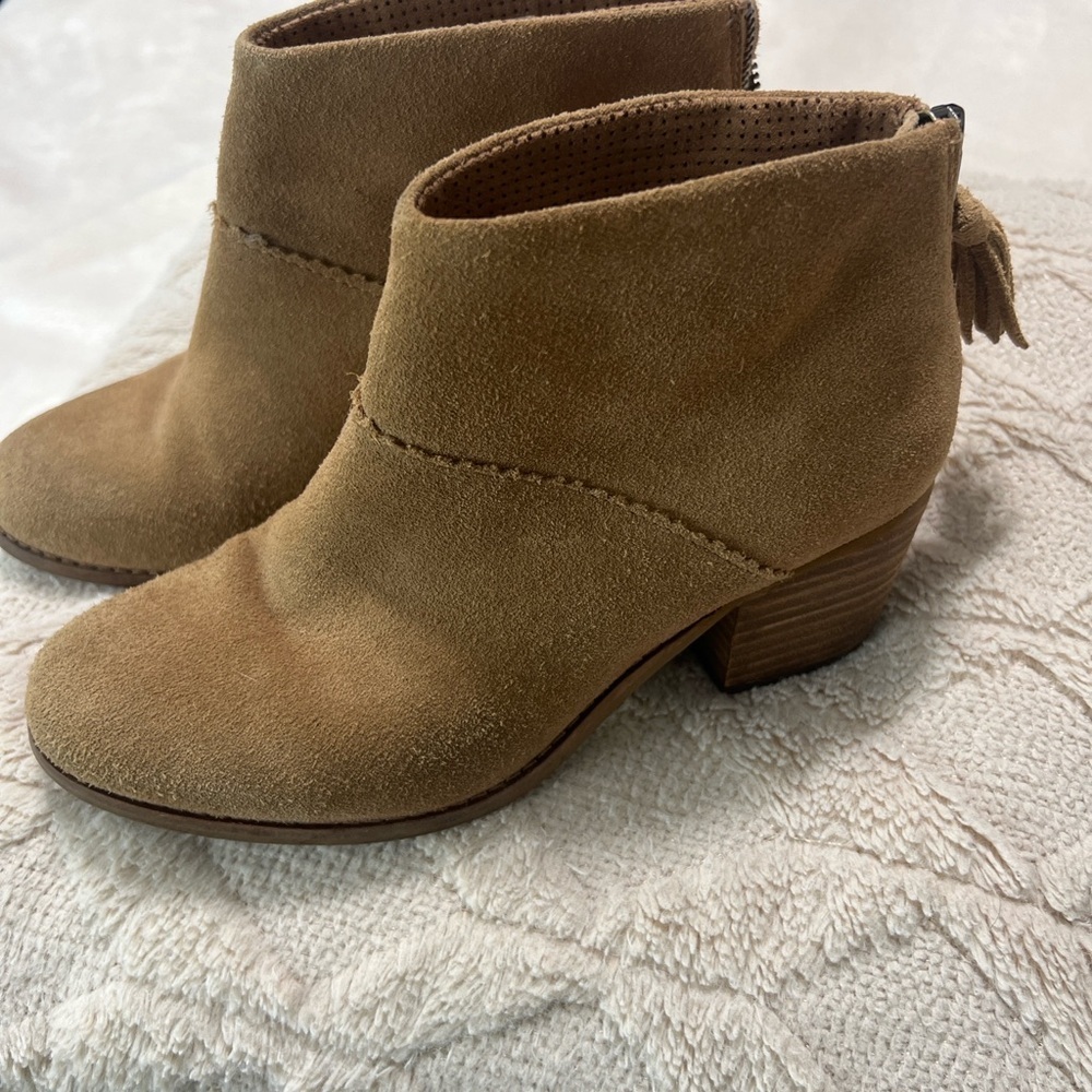 TOMS Leila Suede Tassel Booties – Size 6 (EUC)